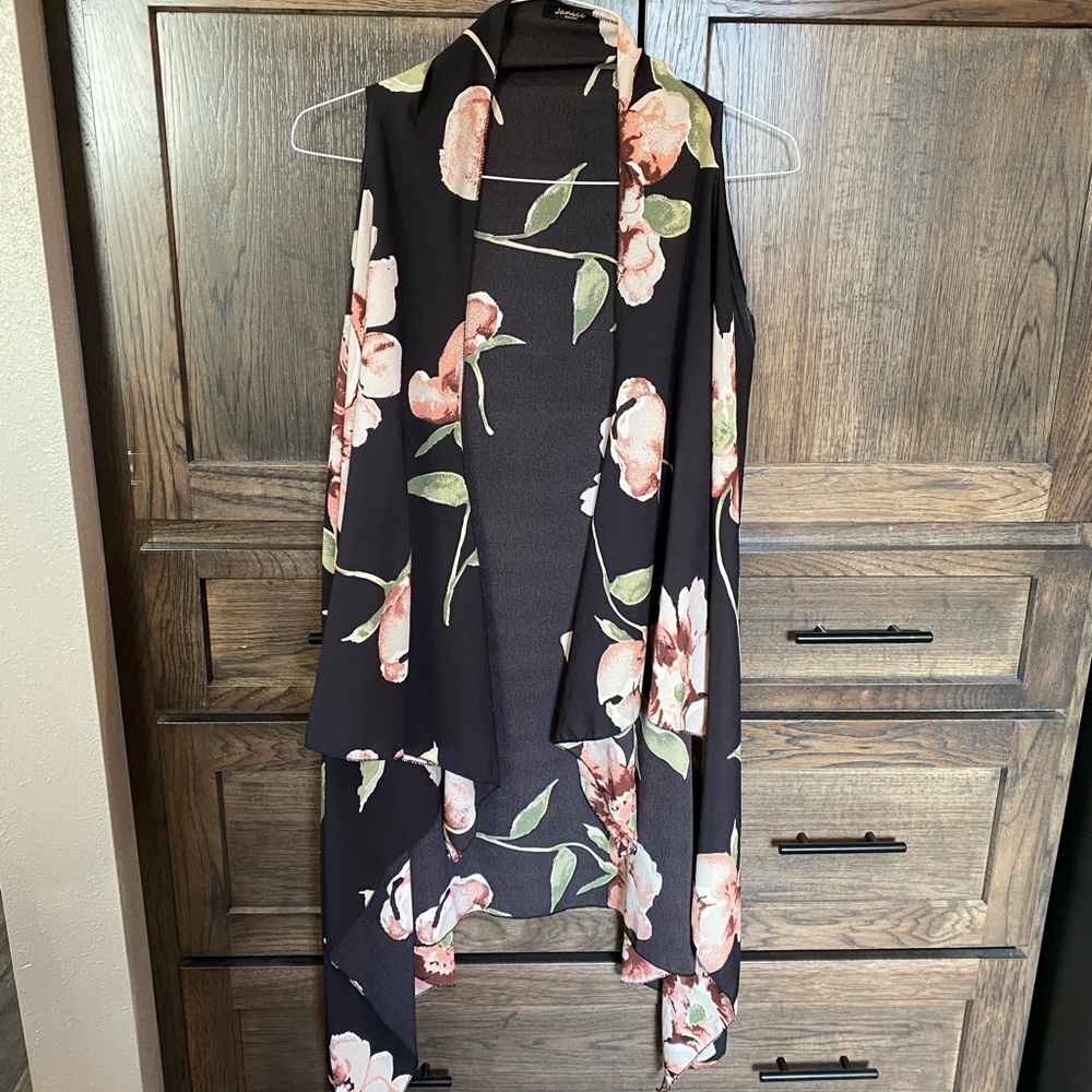 Flower best/ blouse